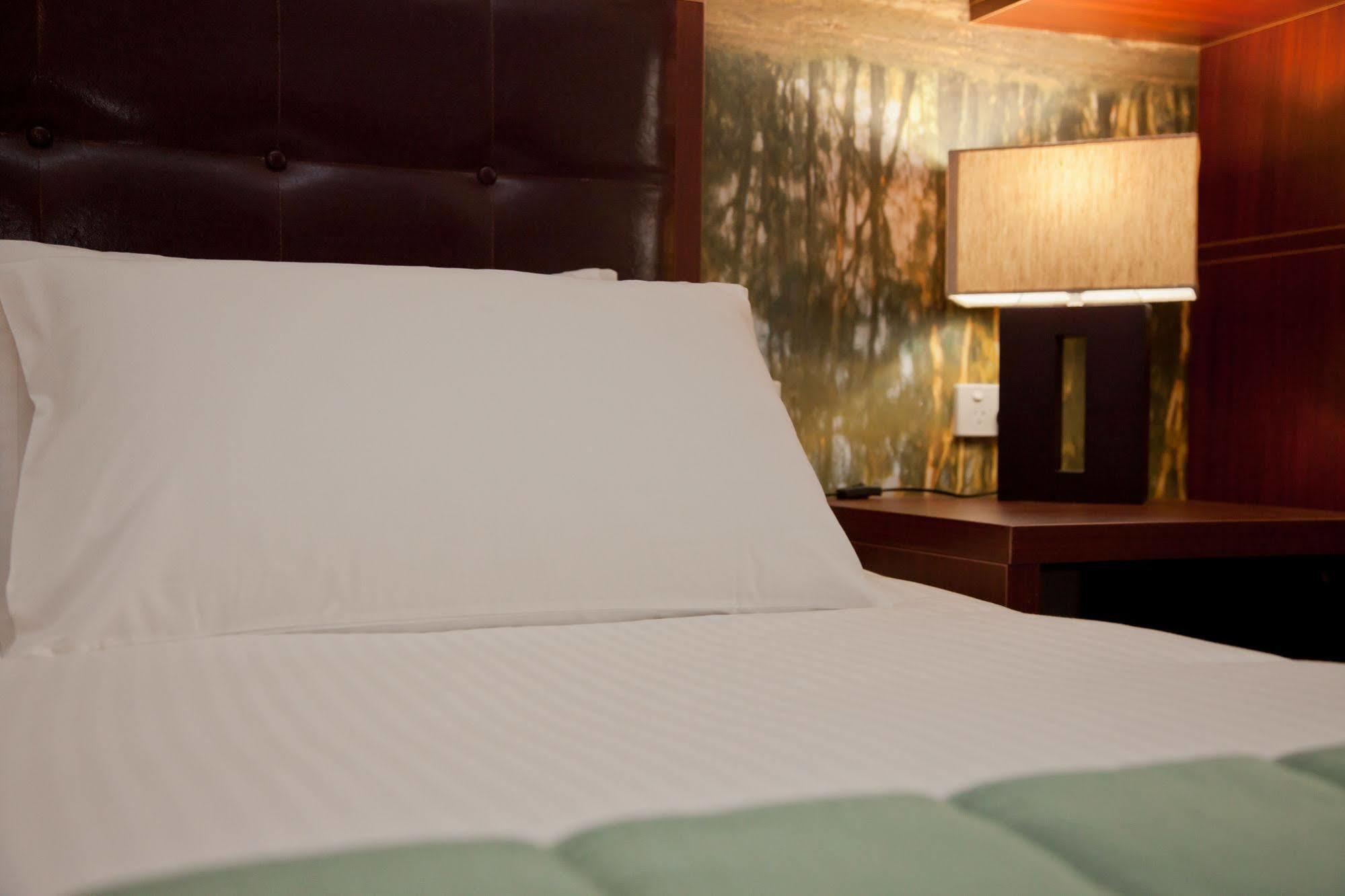 Grand Hotel And Studios ويونغ المظهر الخارجي الصورة